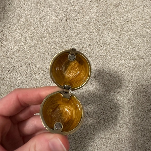 Pineapple Bejewled Trinket with Hidden Interior - Picture 8 of 9